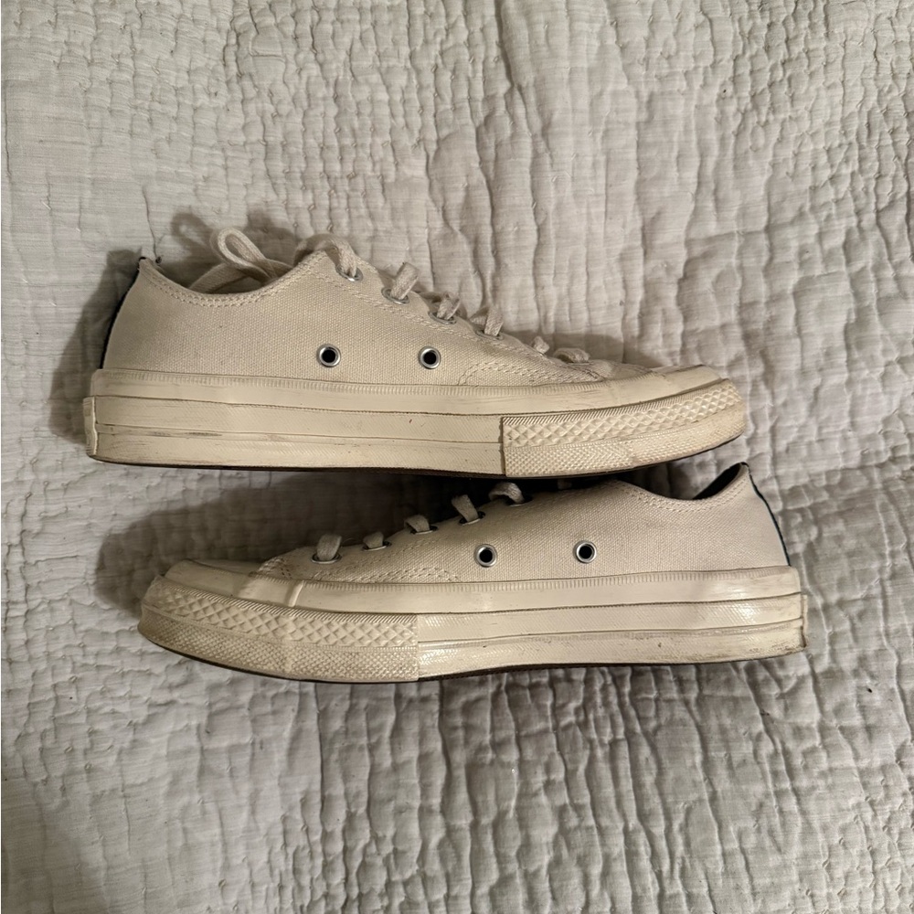 Comme des Garcons PLAY Cream Sneakers with Red Heart - Picture 4 of 8